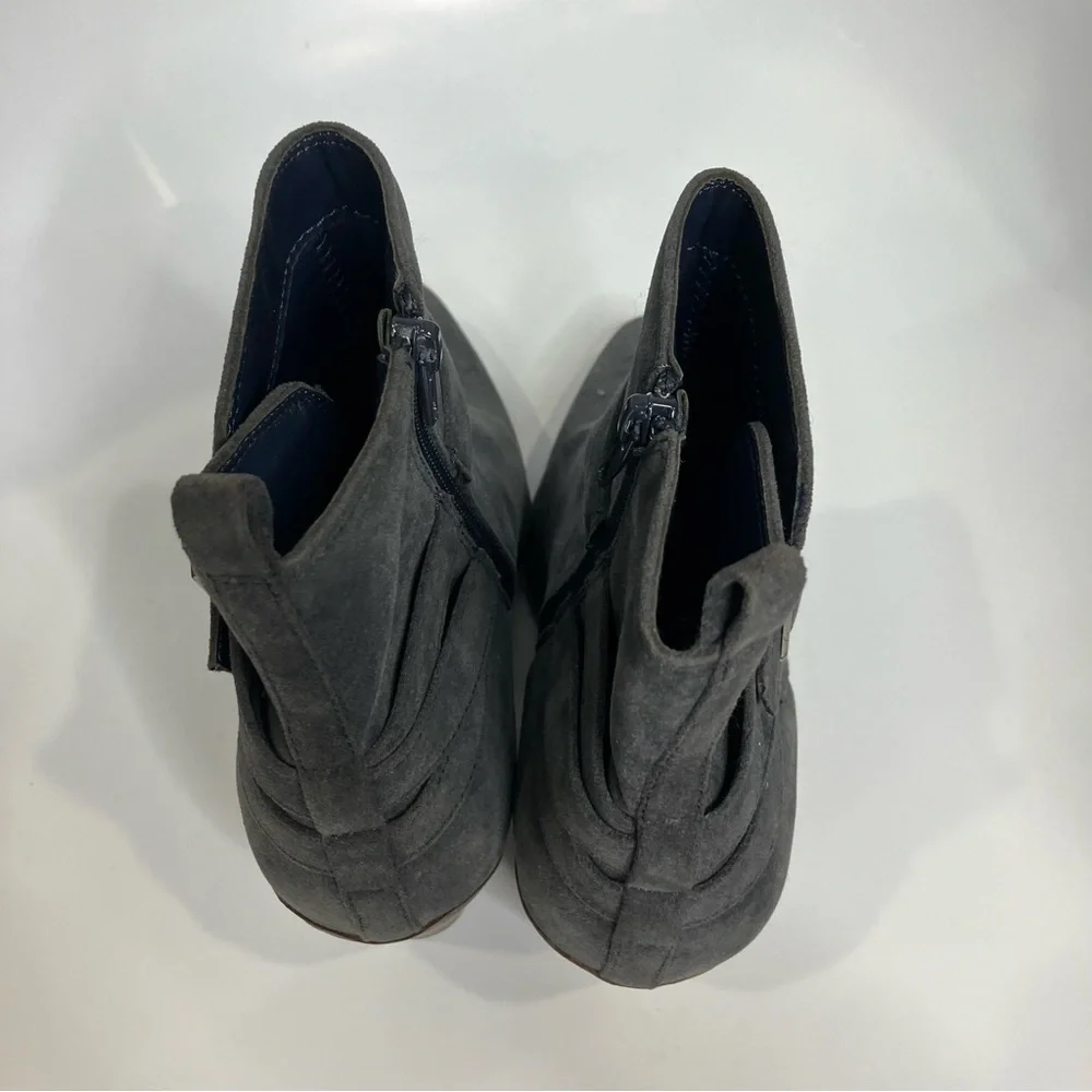 JF j. Ferrar gray‎ faux leather ankle boots heels womens size 10 professional